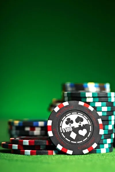 Chat interface showing real-time communication between players and dealers